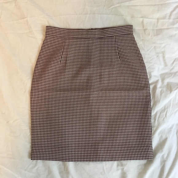 NWT 🍀 Houndstooth High-Waisted Red Pencil Skirt - Picture 2 of 2